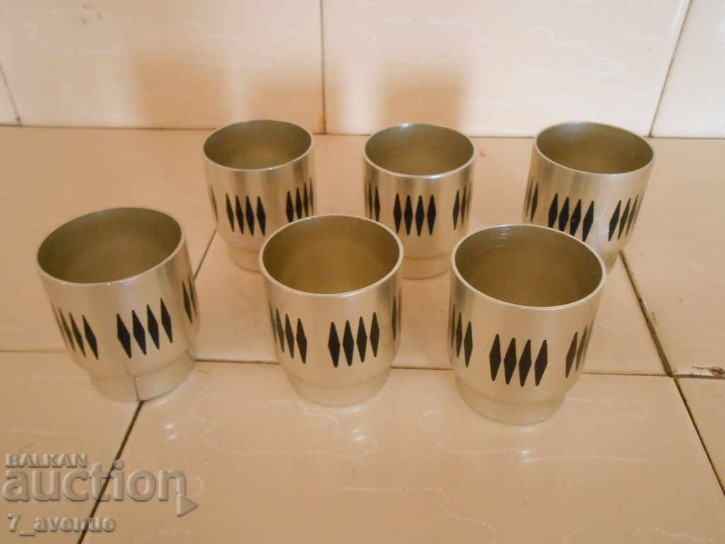 6 τεμ. μικρά ποτήρια για κονιάκ ή απεριτίφ ίσως ρώσικα με τιμή 49.00 BGN | € 25.05 6 τεμ. μικρά ποτήρια για κονιάκ ή απεριτίφ ίσως ρώσικα με τιμή 49.00 BGN | € 25.05