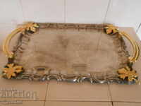 Παλιό, αλλά πολύ όμορφο δίσκος με 4 τεμάχια φύλλα, 19.10.2025