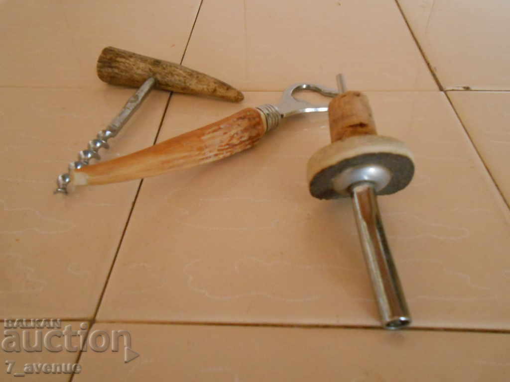 Auction  LOT Very old corkscrew opener and cork, deer horn