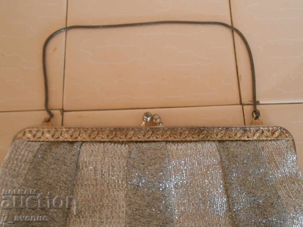 Antique τσάντα, πρωτότυπο, με στολίδια με τιμή 36.00 BGN | € 18.41 Antique τσάντα, πρωτότυπο, με στολίδια με τιμή 36.00 BGN | € 18.41