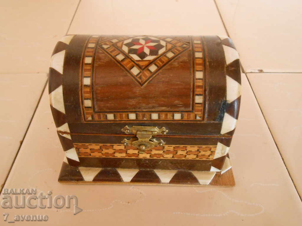 Old decorative box, intarsia, very beautiful Old decorative box, intarsia, very beautiful