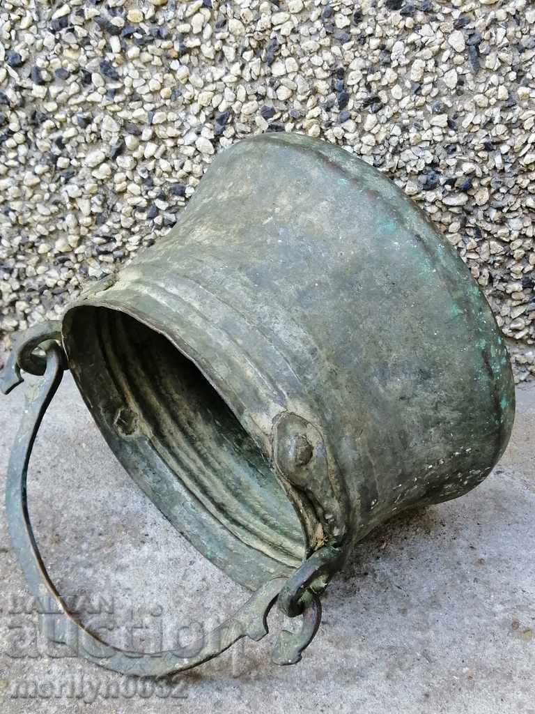 Delivery of An old bacon, a baker, a pot, a boiler, a copper pot Delivery of An old bacon, a baker, a pot, a boiler, a copper pot