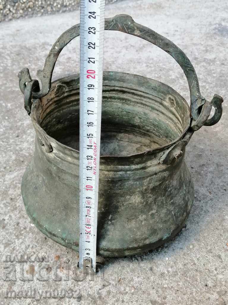 An old bacon, a baker, a pot, a boiler, a copper pot - 6 An old bacon, a baker, a pot, a boiler, a copper pot - 6