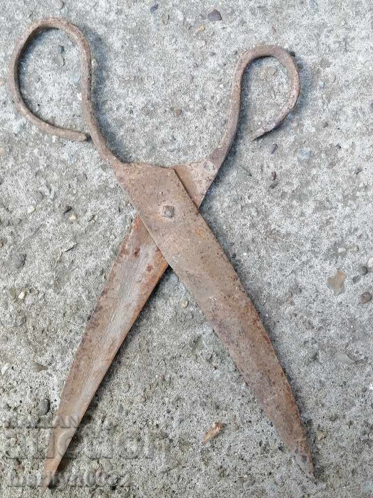 Delivery of Renaissance forged scissors, wrought iron Delivery of Renaissance forged scissors, wrought iron