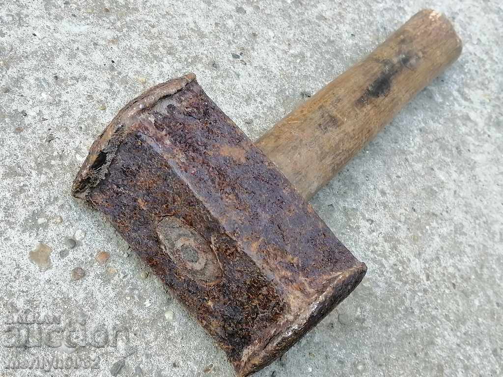 Auction Old hammer ground forging tool, primitive tokmak Auction Old hammer ground forging tool, primitive tokmak