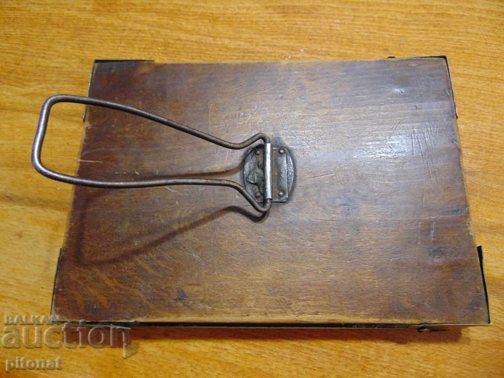 An antique mirror with price 45.00 BGN | € 23.01 An antique mirror with price 45.00 BGN | € 23.01