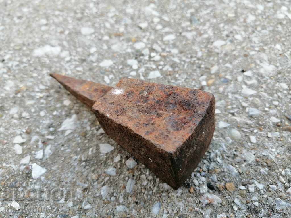 An old anvil for hair sticking, wrought iron with price 29.00 BGN | € 14.83 An old anvil for hair sticking, wrought iron with price 29.00 BGN | € 14.83