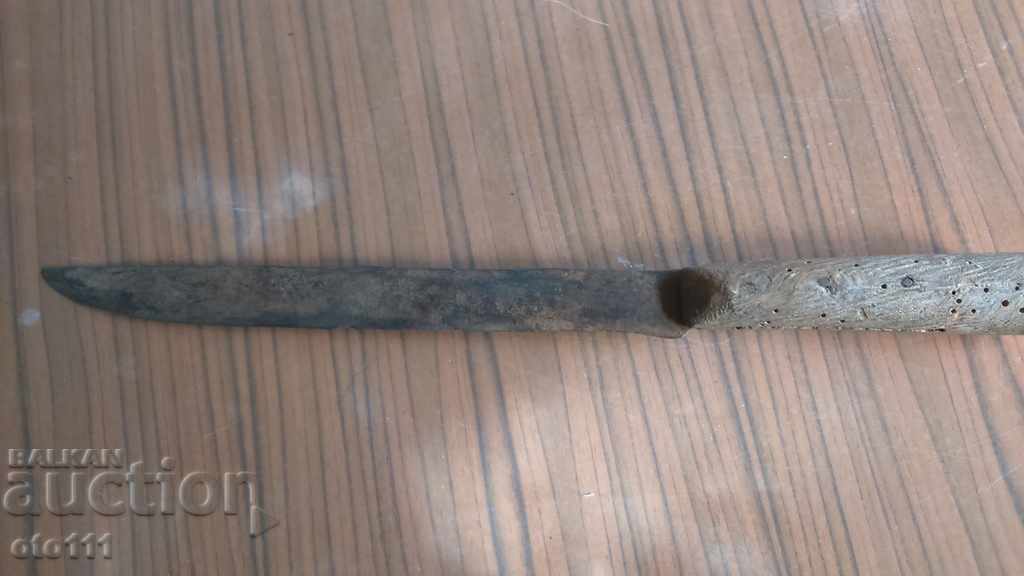 Delivery of OLD FORGED KNIFE