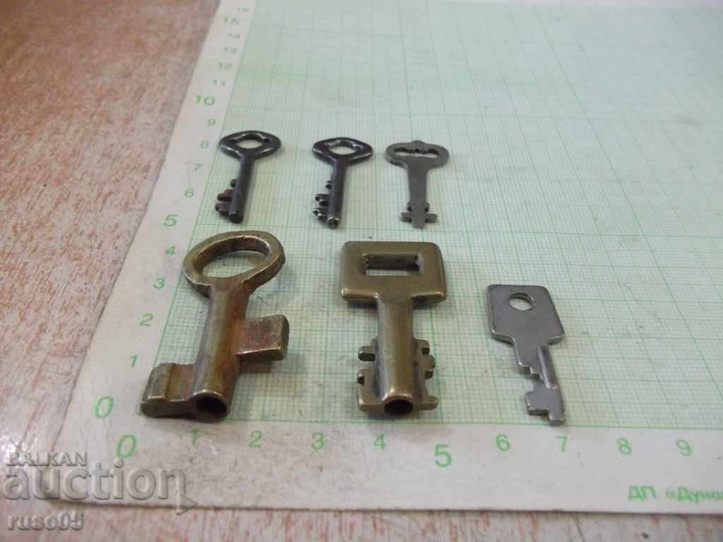 Lot de 6 buc. comutator cu preț 10.00 BGN | € 5.11 Lot de 6 buc. comutator cu preț 10.00 BGN | € 5.11