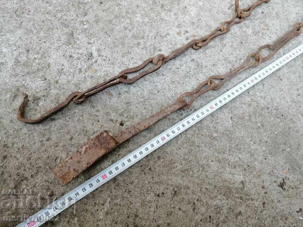 Delivery of Old wrought iron chain with hook, hearth chain hook chain Delivery of Old wrought iron chain with hook, hearth chain hook chain
