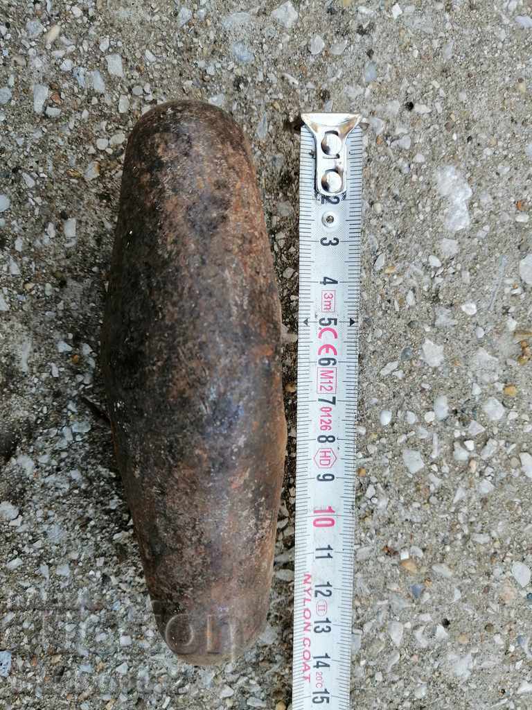 Delivery of An old stone hammer, a tool, a kink Delivery of An old stone hammer, a tool, a kink