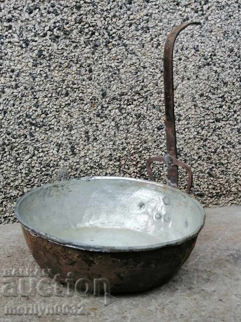 An old copper pan, a baker, a tray, a copper pot with price 69.50 BGN | € 35.53 An old copper pan, a baker, a tray, a copper pot with price 69.50 BGN | € 35.53