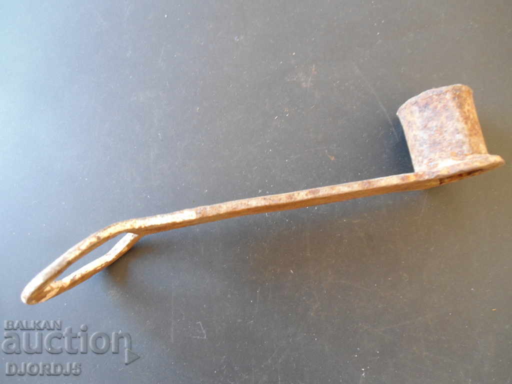 An old switch with price 2.00 BGN | € 1.02 An old switch with price 2.00 BGN | € 1.02