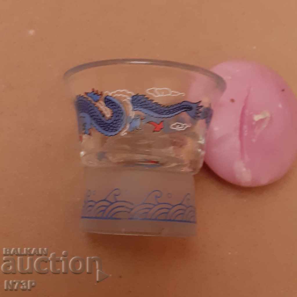 Аукцион СТЪКЛЕН СВЕЩНИК.ДРАКОНИ .БЕЗ ЗАПАЗЕНА ЦЕНА. Аукцион СТЪКЛЕН СВЕЩНИК.ДРАКОНИ .БЕЗ ЗАПАЗЕНА ЦЕНА.