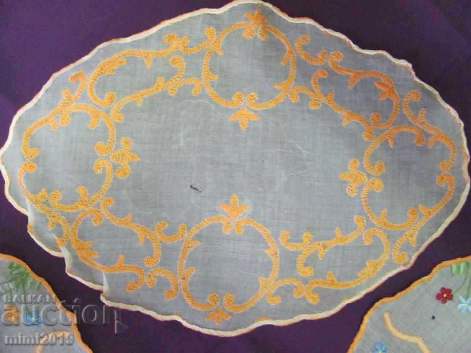 Auction Old Hand Embroidery 5 Pieces Tablecloths Auction Old Hand Embroidery 5 Pieces Tablecloths