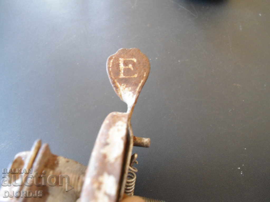 Clopot vechi de biciclete cu preț 5.00 BGN | € 2.56 Clopot vechi de biciclete cu preț 5.00 BGN | € 2.56