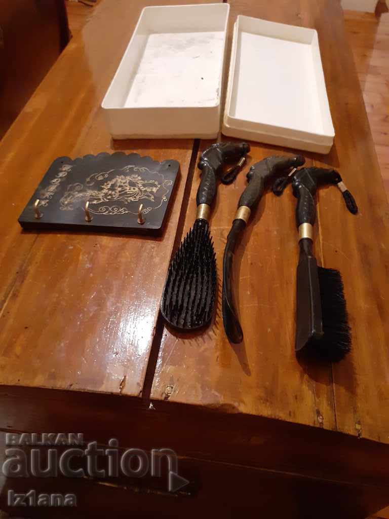 Licitație Accesorii pentru pantofi vechi, pantofi, perie