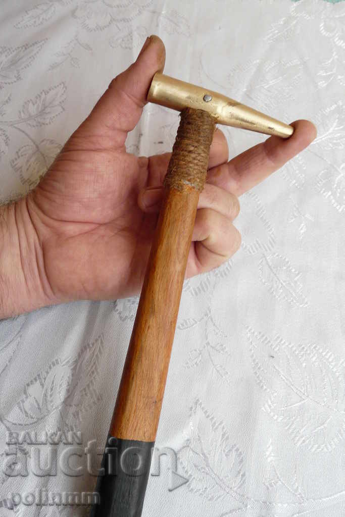 A rare bronze hammer - 5 A rare bronze hammer - 5