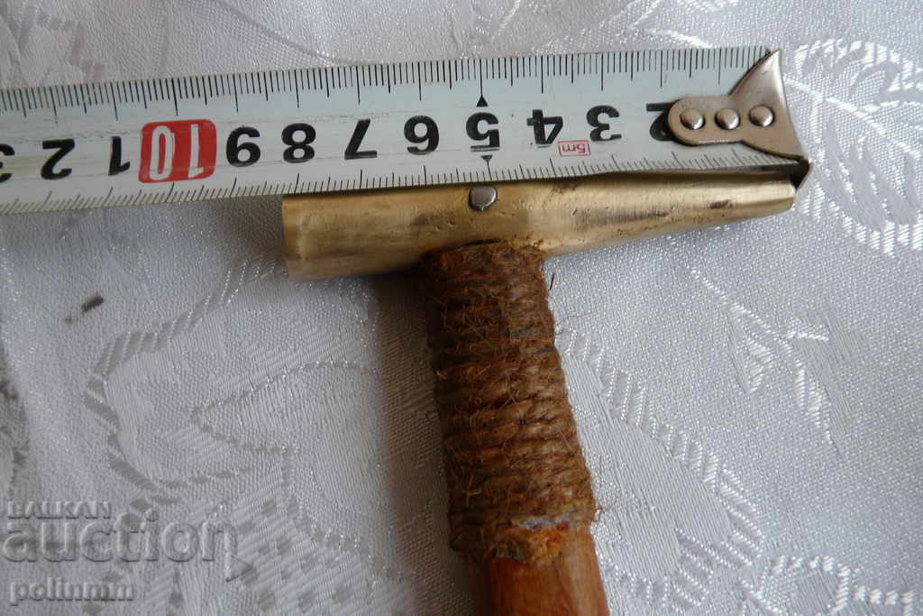 A rare bronze hammer - 7 A rare bronze hammer - 7