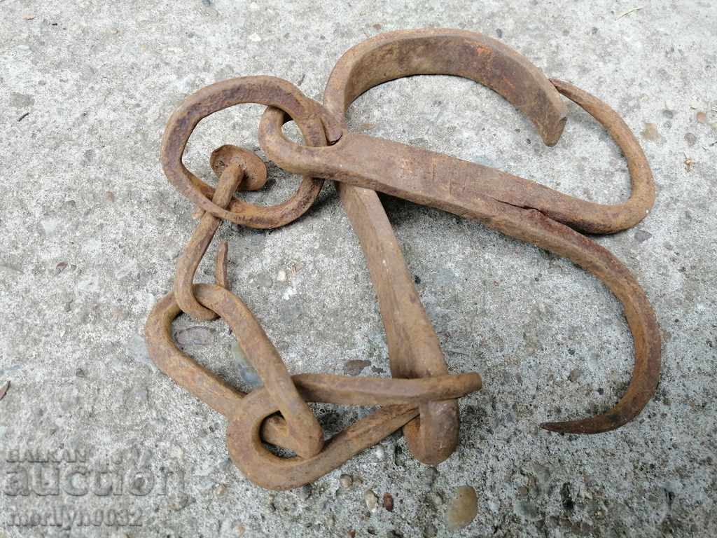 Forged buttock, hook, wrought iron with price 38.00 BGN | € 19.43