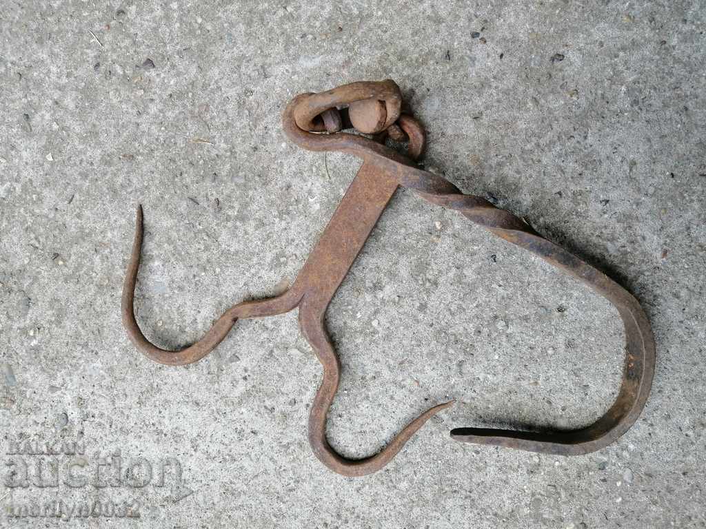 Forged buttock, hook, wrought iron with price 41.00 BGN | € 20.96