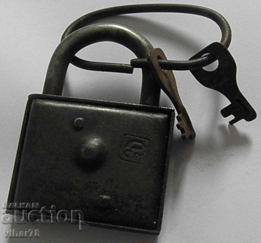 Delivery of Old padlock Delivery of Old padlock