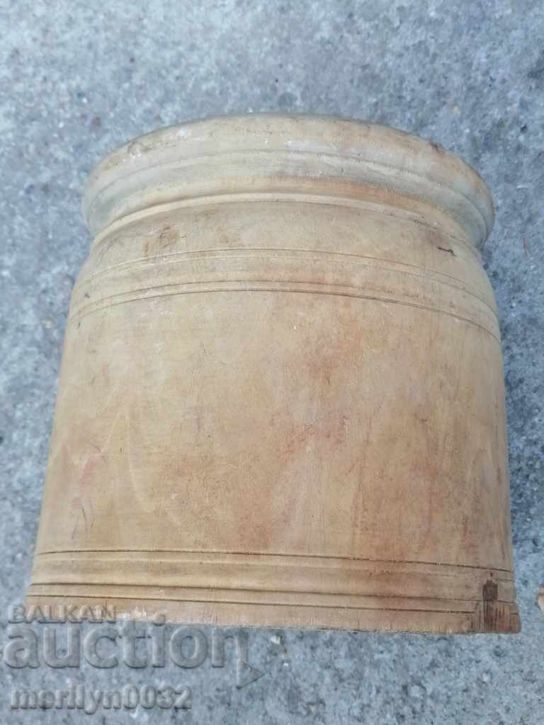 Delivery of Chutura of wood, wooden, large wooden mortar, bucket, trough Delivery of Chutura of wood, wooden, large wooden mortar, bucket, trough