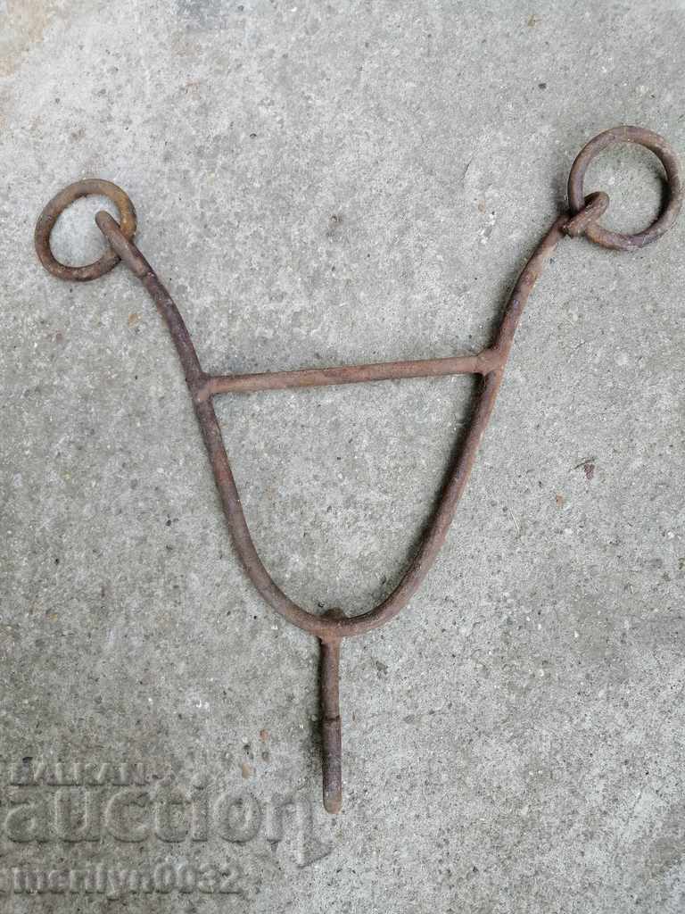 Auction Wrought iron carriage drawbar Auction Wrought iron carriage drawbar