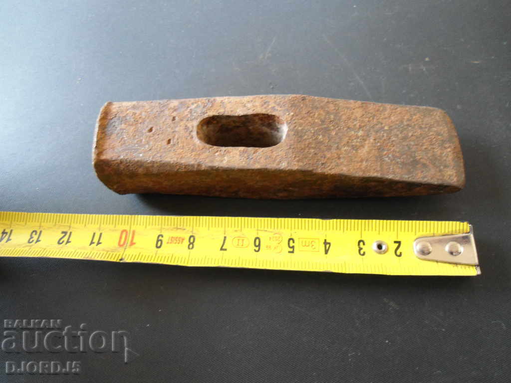 Auction An old hammer Auction An old hammer