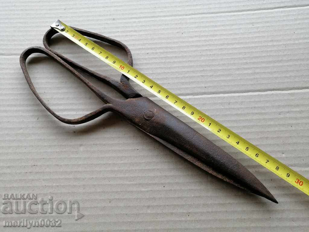 Auction  Renaissance forged scissors, wrought iron