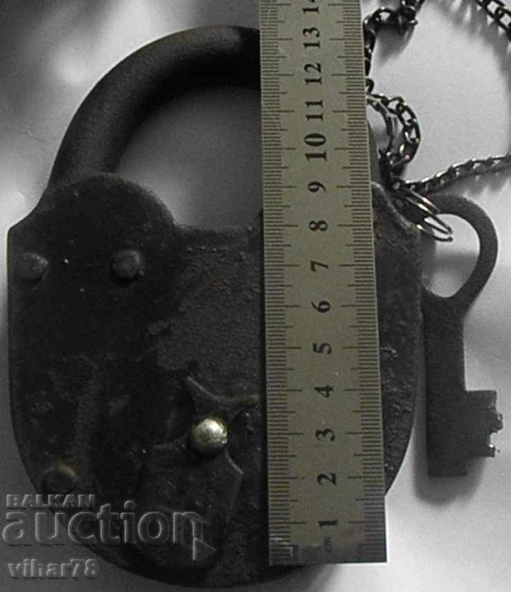 Auction Old big padlock Auction Old big padlock