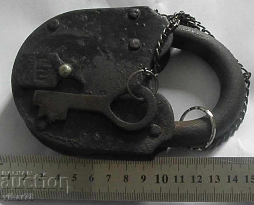 Delivery of Old big padlock Delivery of Old big padlock
