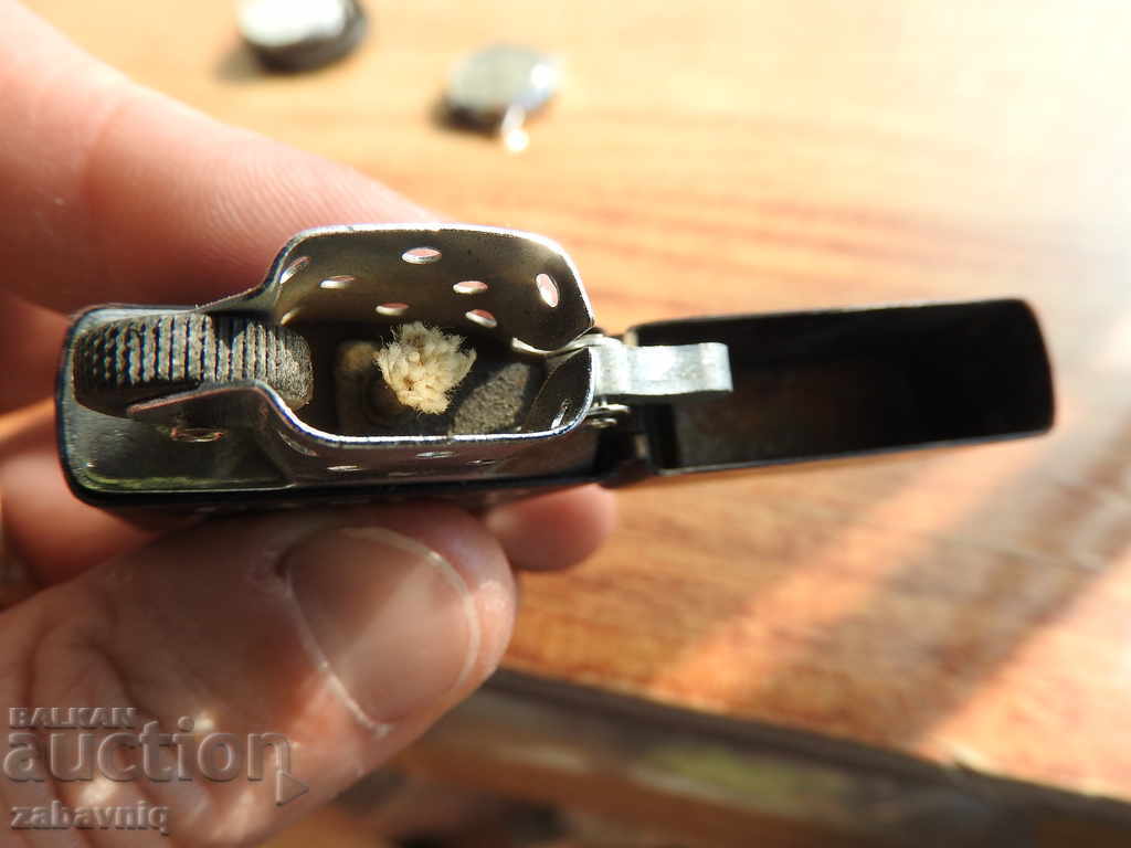 Auction New petrol lighter, working Auction New petrol lighter, working