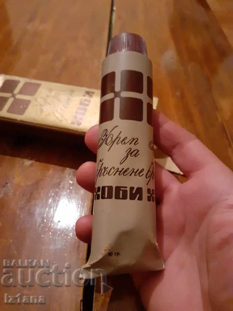 Auction Hobby's old shaving cream Auction Hobby's old shaving cream