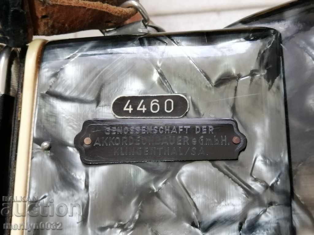 Παλιό γερμανικό ακορντεόν "CORONA" 80 μπάσα μουσικό όργανο με τιμή € 125.21 | 244.89 BGN