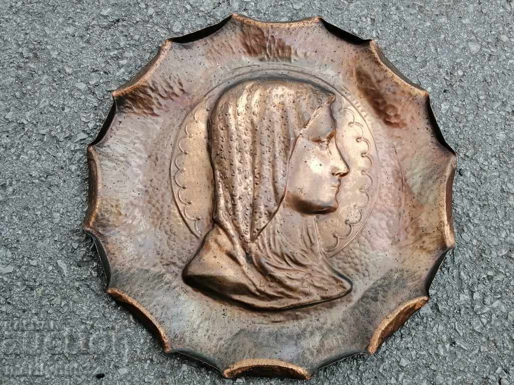 Un panou de perete de cupru antic cu preț 69.00 BGN | € 35.28 Un panou de perete de cupru antic cu preț 69.00 BGN | € 35.28