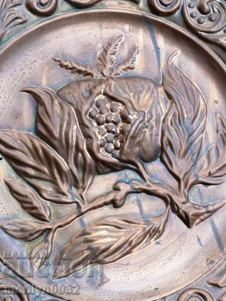 Licitație Un panou de perete de cupru antic