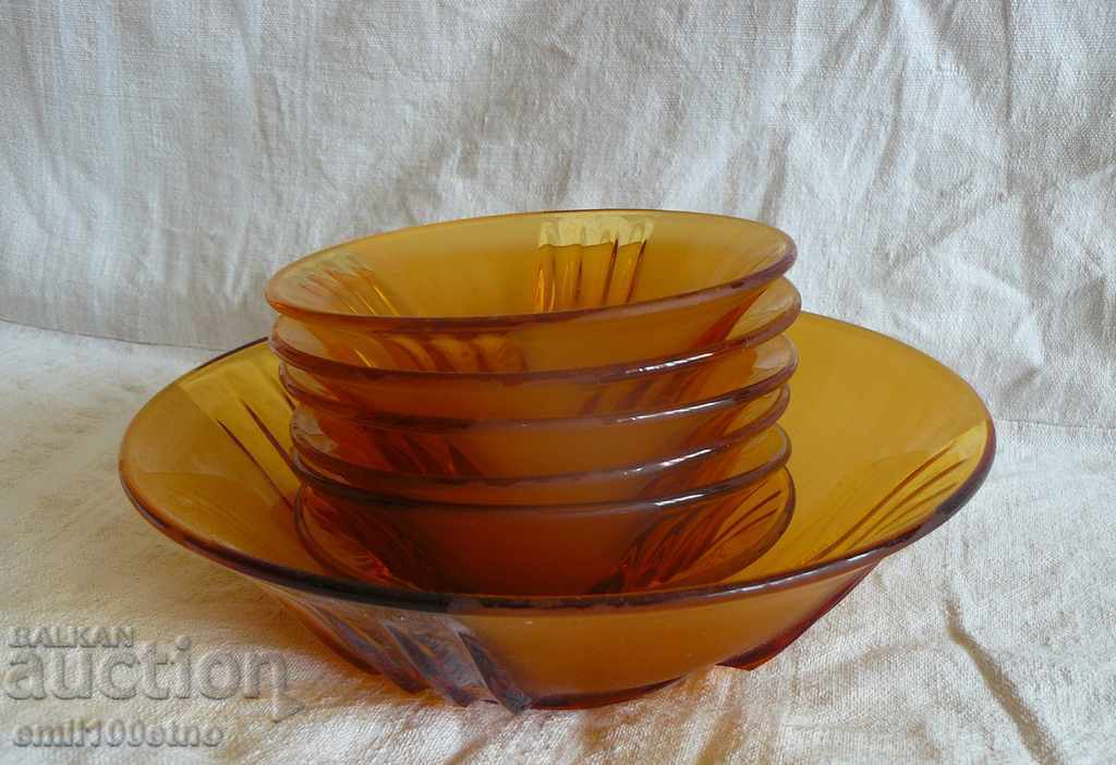 Service - a bowl with 6 small bowls with beautiful amber color