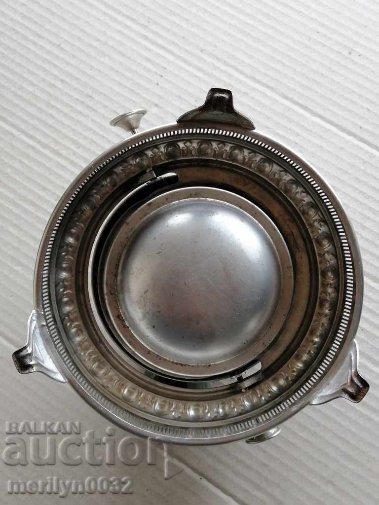 Παράδοση Παλαιό πετρελαίου κατσαρόλα λευκό γλυκό ελάφι Παράδοση Παλαιό πετρελαίου κατσαρόλα λευκό γλυκό ελάφι