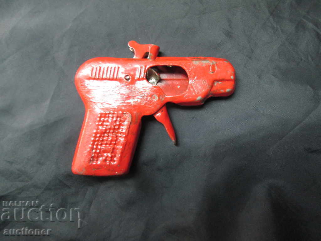 OLD METAL PLAYER TOY with price 20.00 BGN | € 10.23