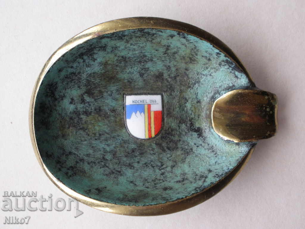 Bronze ashtray, beautiful patina. with price 34.99 BGN | € 17.89 Bronze ashtray, beautiful patina. with price 34.99 BGN | € 17.89