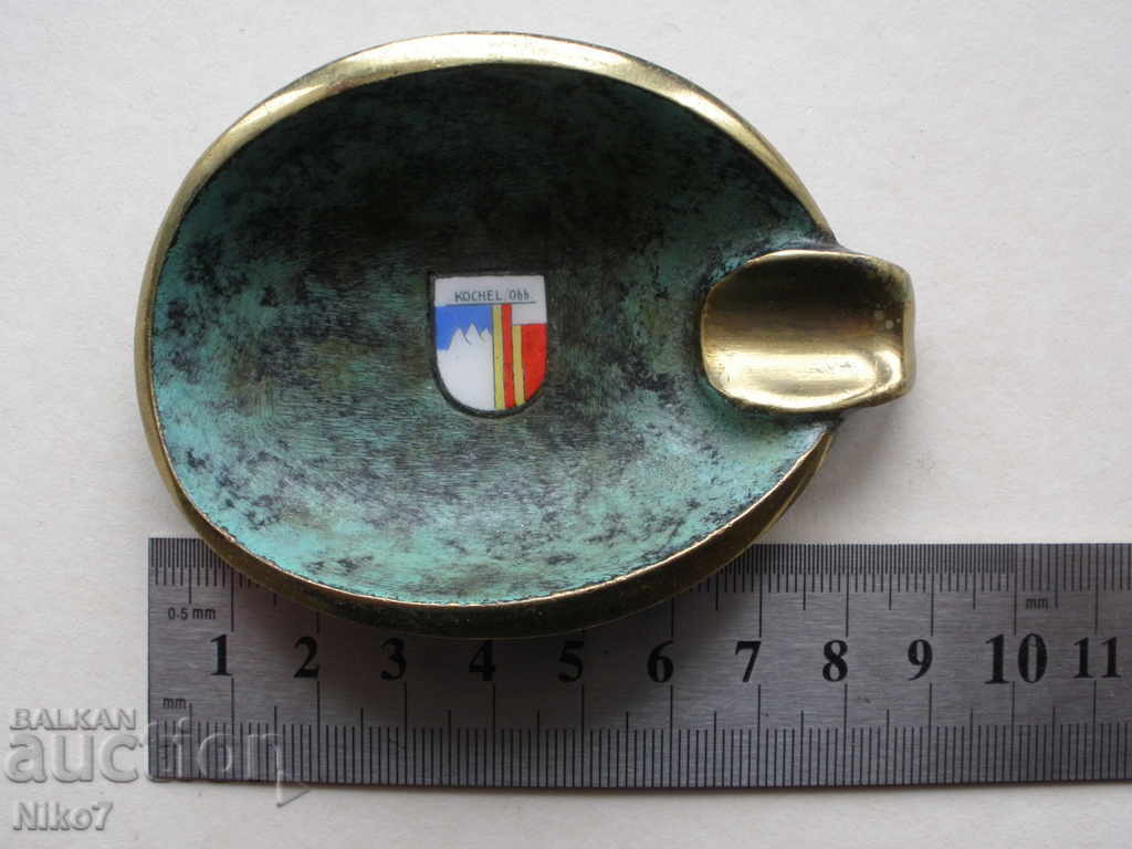 Delivery of Bronze ashtray, beautiful patina. Delivery of Bronze ashtray, beautiful patina.