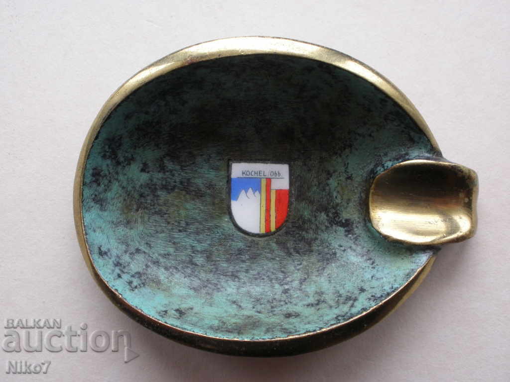 Bronze ashtray, beautiful patina.