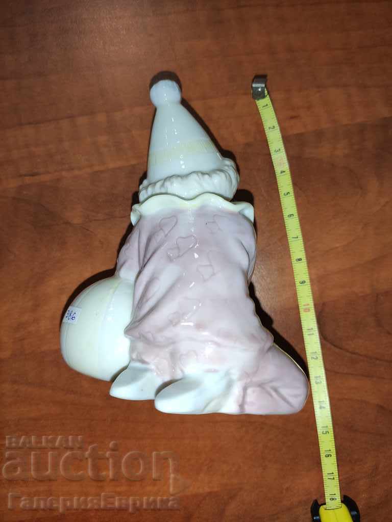 Clown with a porcelain ball - 5 Clown with a porcelain ball - 5