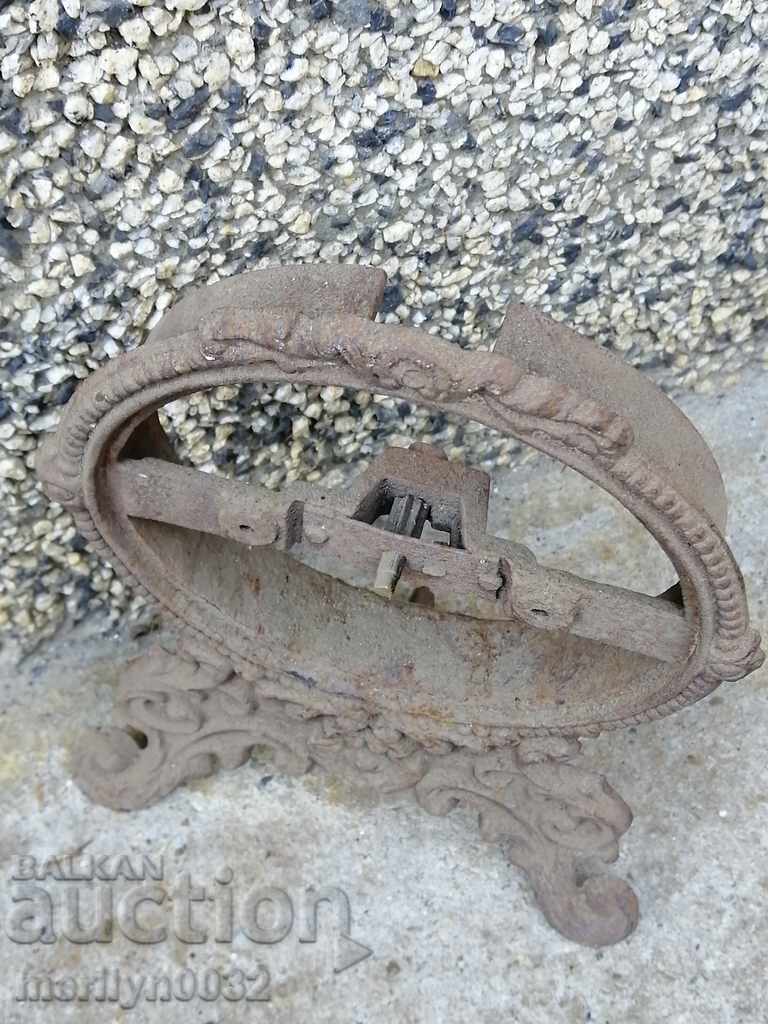 Figural cast iron stand clock stand scale emblem - 5 Figural cast iron stand clock stand scale emblem - 5