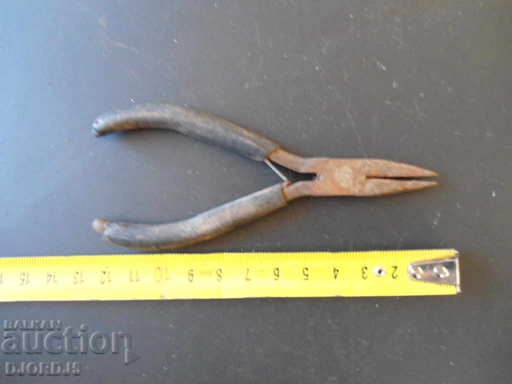 Old pliers with price 2.00 BGN | € 1.02 Old pliers with price 2.00 BGN | € 1.02