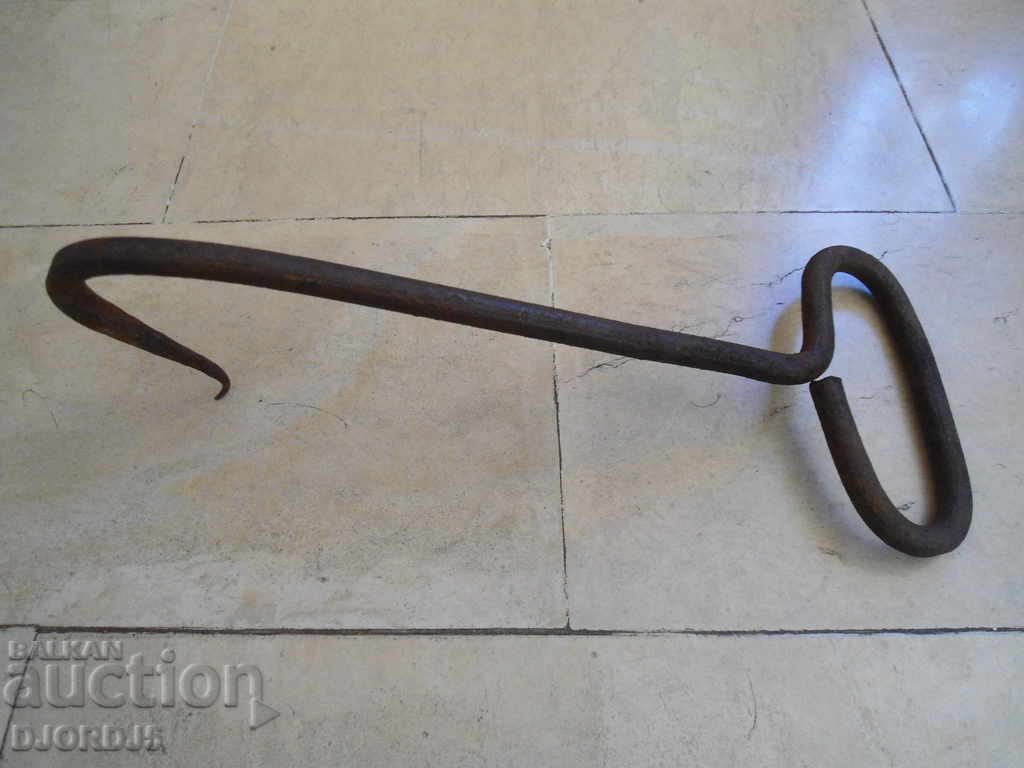 Старо ковано желязо, кука, ченгел с цена 5.00 лв. | € 2.56 Старо ковано желязо, кука, ченгел с цена 5.00 лв. | € 2.56