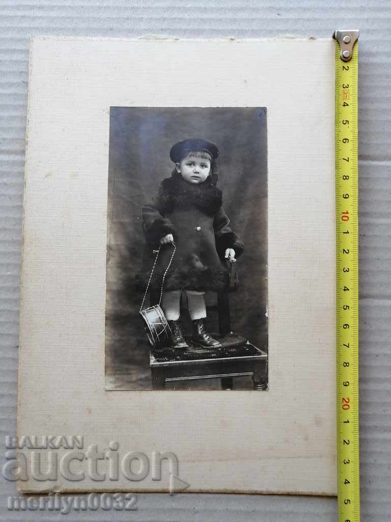 Delivery of Old cardboard picture photography portrait Delivery of Old cardboard picture photography portrait