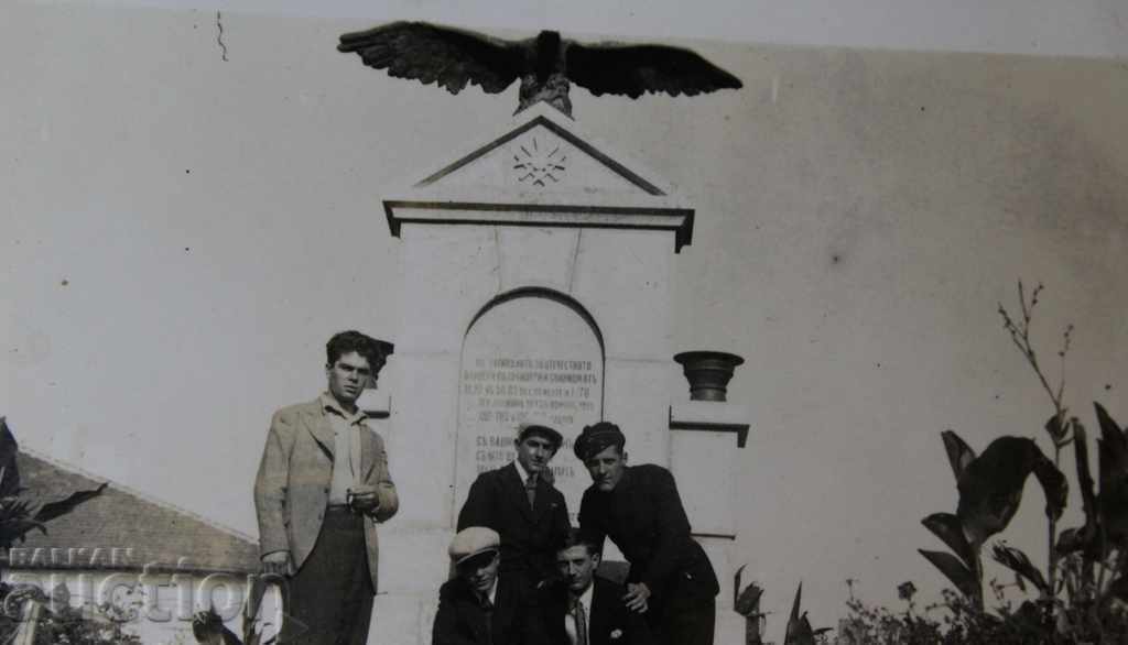 Auction .TARNOVO THE OLD BARCELONA MONUMENT SOLDIERS 18 ETAR FAMILY Auction .TARNOVO THE OLD BARCELONA MONUMENT SOLDIERS 18 ETAR FAMILY