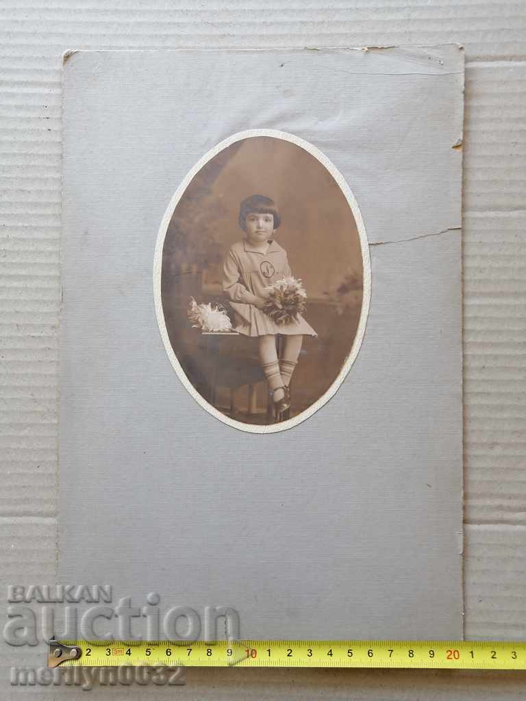 Delivery of Old cardboard picture photography portrait